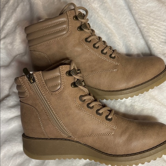 BLOWFISH CITY ANKLE BOOTS- ALMOND - Picture 9 of 9